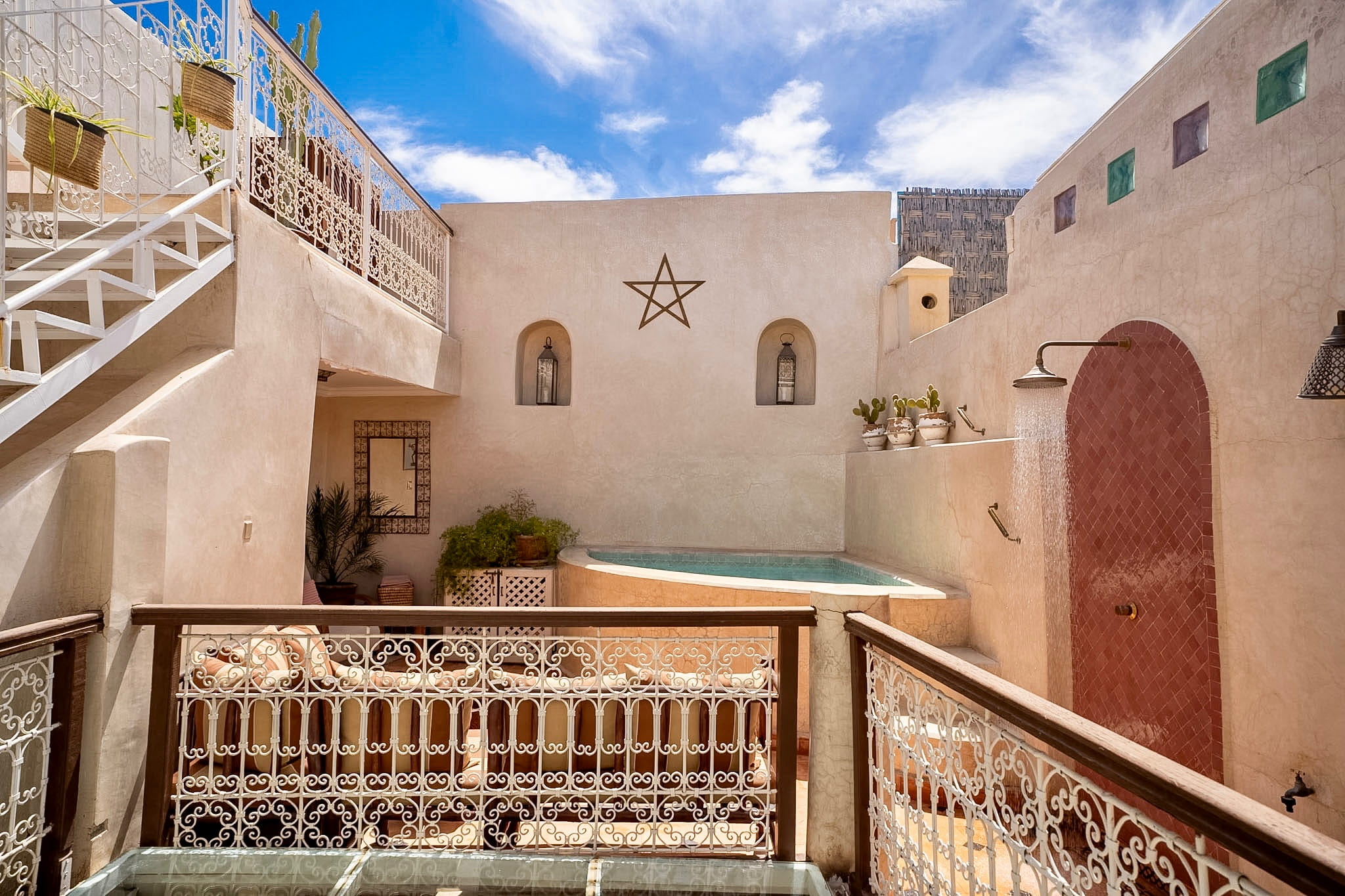 Rooftop du Riad Dar 27 avec bassin
